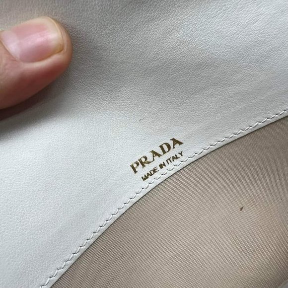 100% Authentic Prada Envelope Wallet on Chain Saffiano Leather - Picture 14 of 15